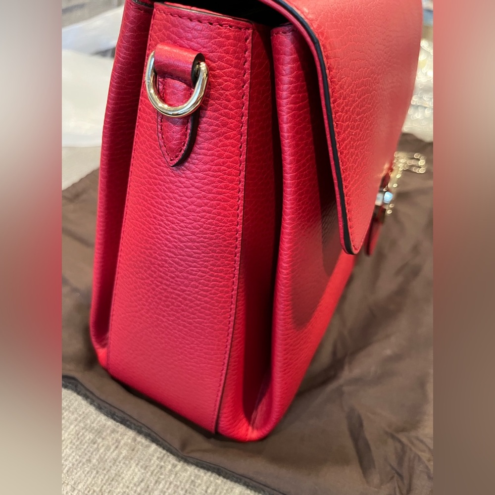 Never Used - Gucci Medium Dollar Interlocking G S… - image 6